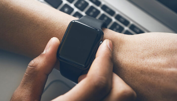 15 Hidden Apple Watch Hacks Users Don’t Know About