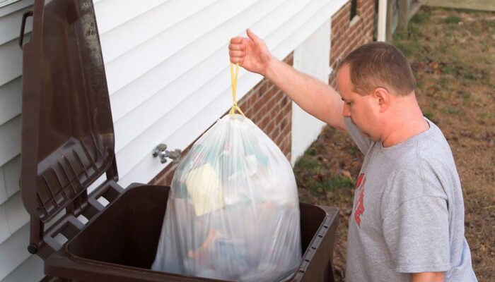 4 errors to avoid while using trash bags at home